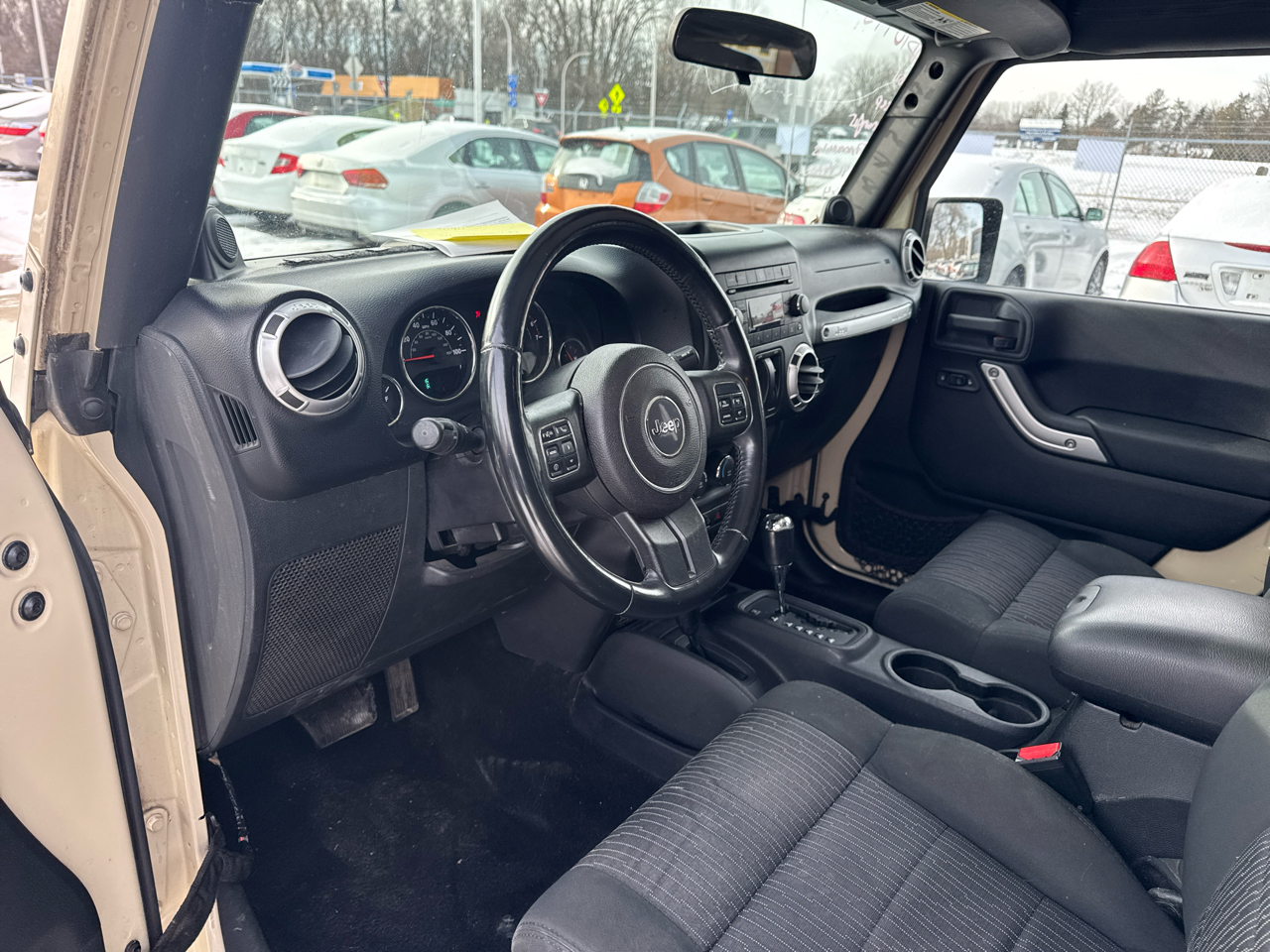 Jeep Wrangler 4WD 2dr Sahara 2011