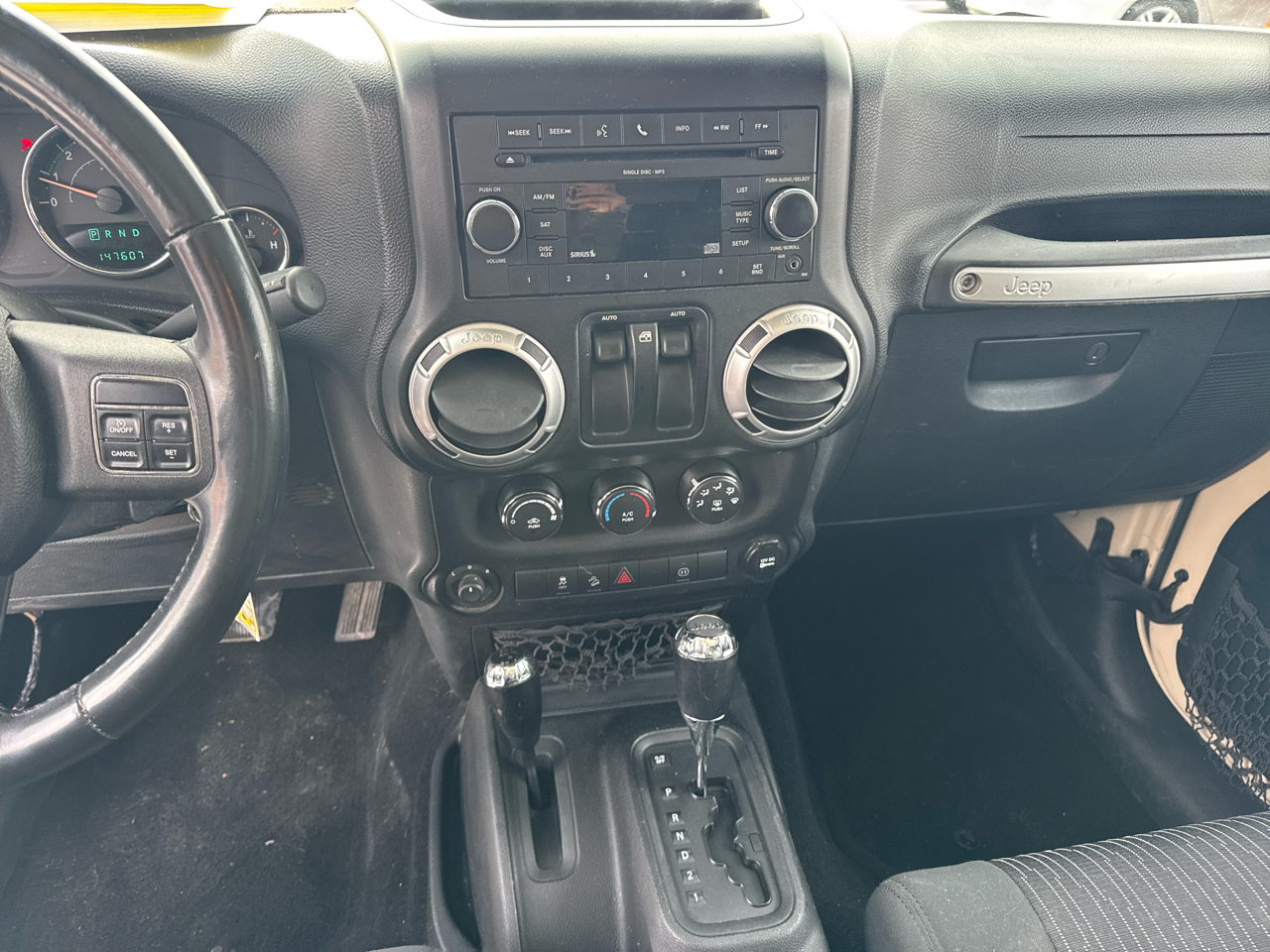 Jeep Wrangler 4WD 2dr Sahara 2011