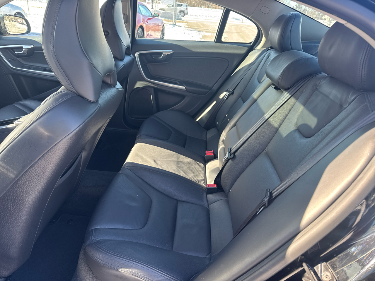 Volvo S60 FWD 4dr Sdn T5 2012