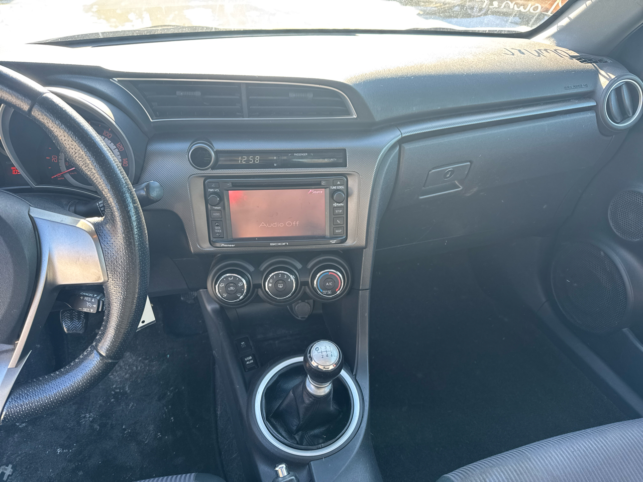 Scion tC 2dr HB Man (Natl) 2014