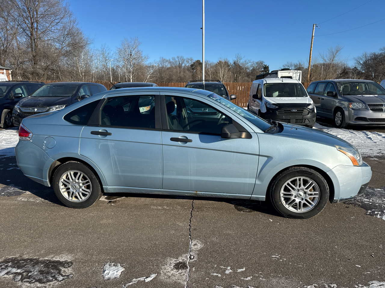 Ford Focus 4dr Sdn SE 2009