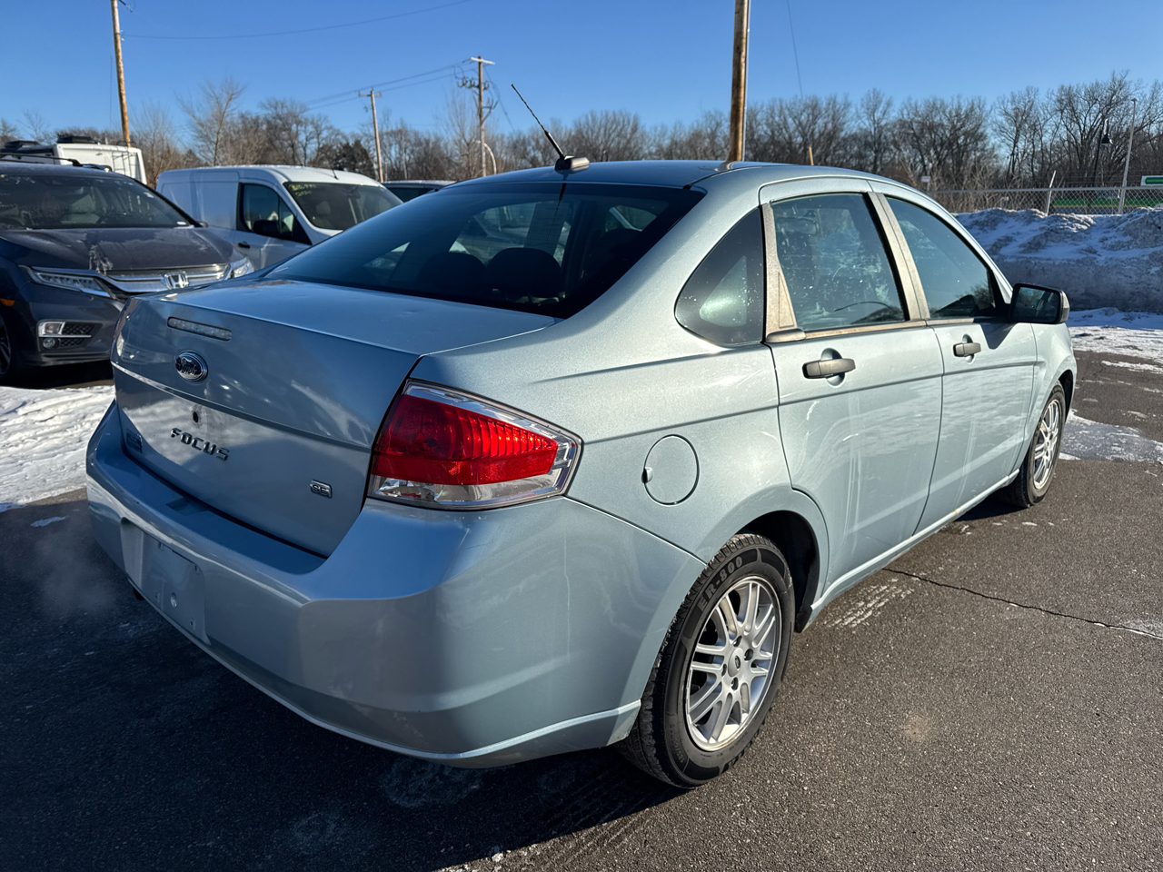 Ford Focus 4dr Sdn SE 2009