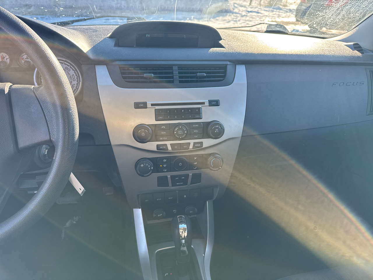 Ford Focus 4dr Sdn SE 2009