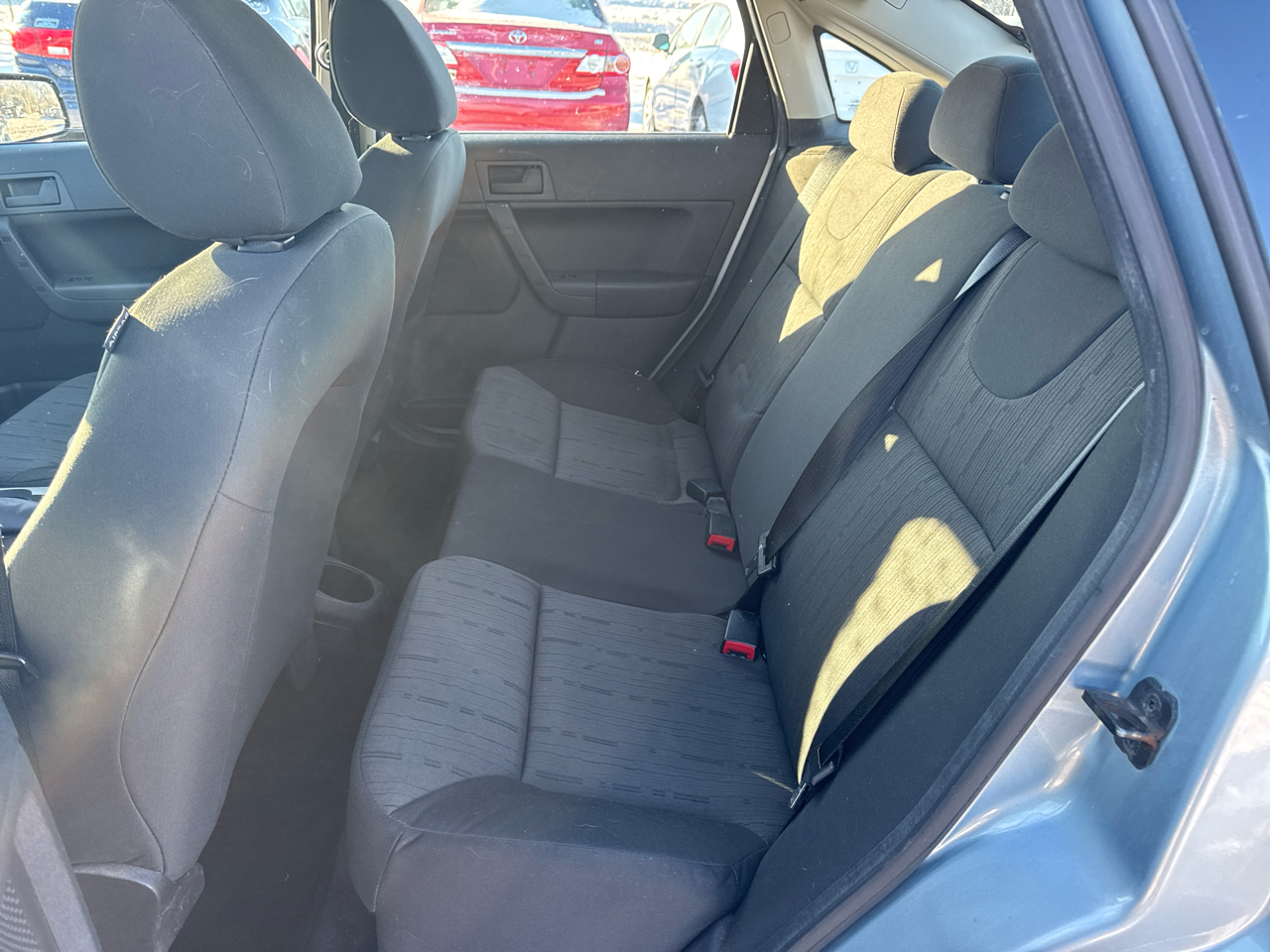 Ford Focus 4dr Sdn SE 2009