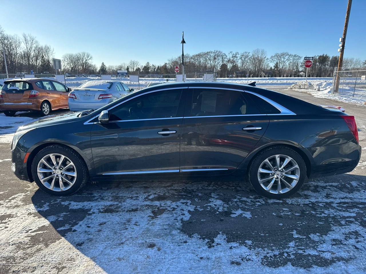 Cadillac XTS 4dr Sdn Luxury FWD 2014