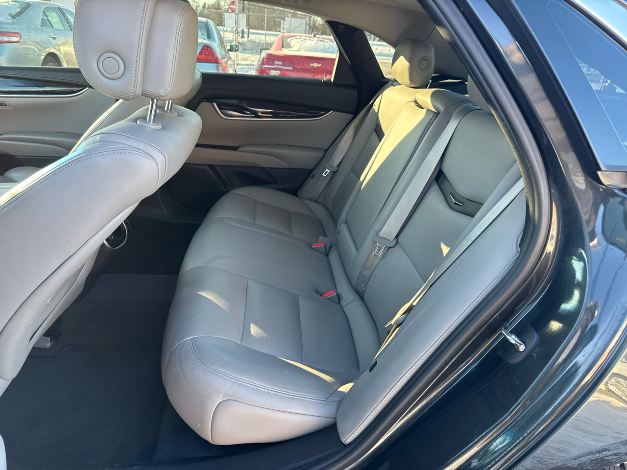 Cadillac XTS 4dr Sdn Luxury FWD 2014