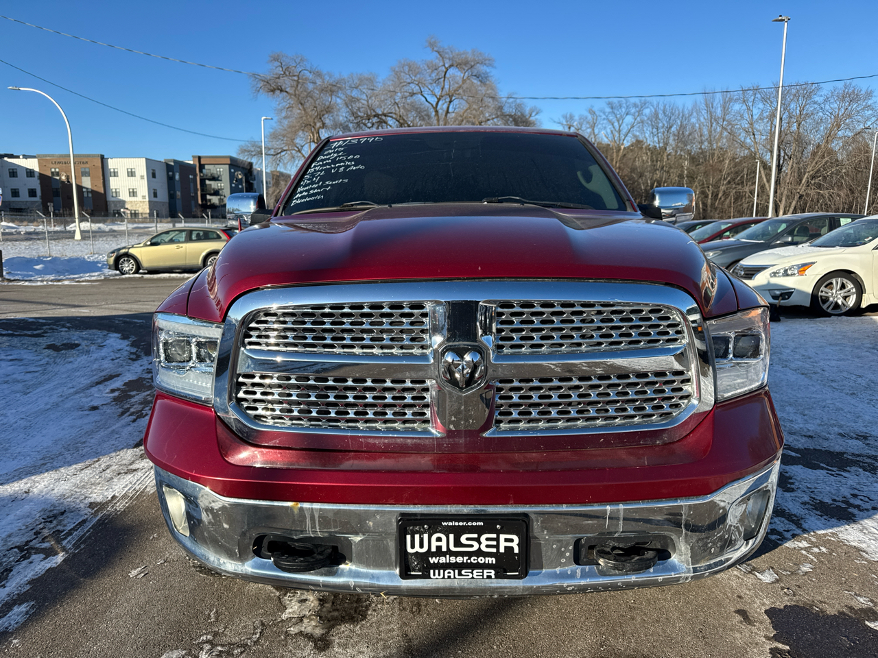 RAM 1500 4WD Crew Cab 140.5" Laramie 2015