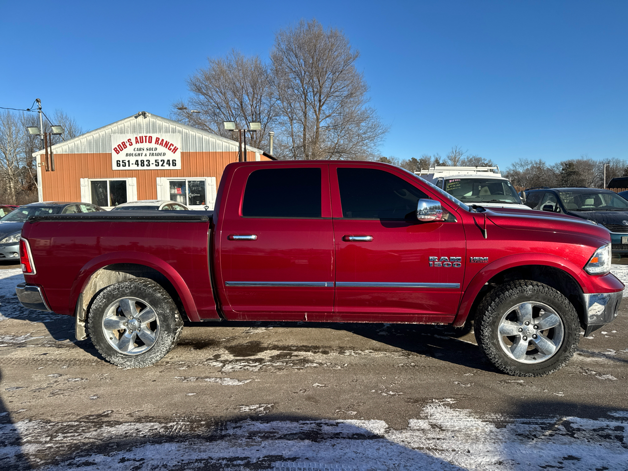 RAM 1500 4WD Crew Cab 140.5" Laramie 2015