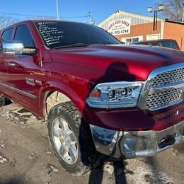RAM 1500 4WD Crew Cab 140.5" Laramie 2015