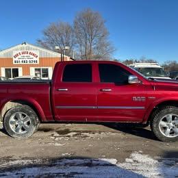 RAM 1500 4WD Crew Cab 140.5" Laramie 2015