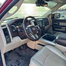 RAM 1500 4WD Crew Cab 140.5" Laramie 2015