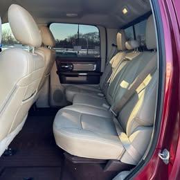 RAM 1500 4WD Crew Cab 140.5" Laramie 2015