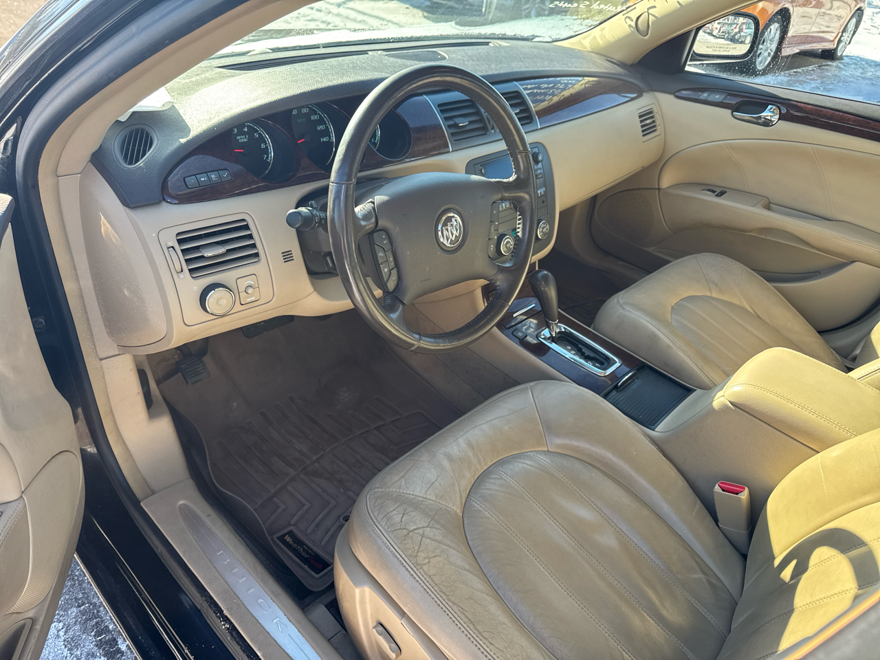 Buick Lucerne 4dr Sdn CXL 2011