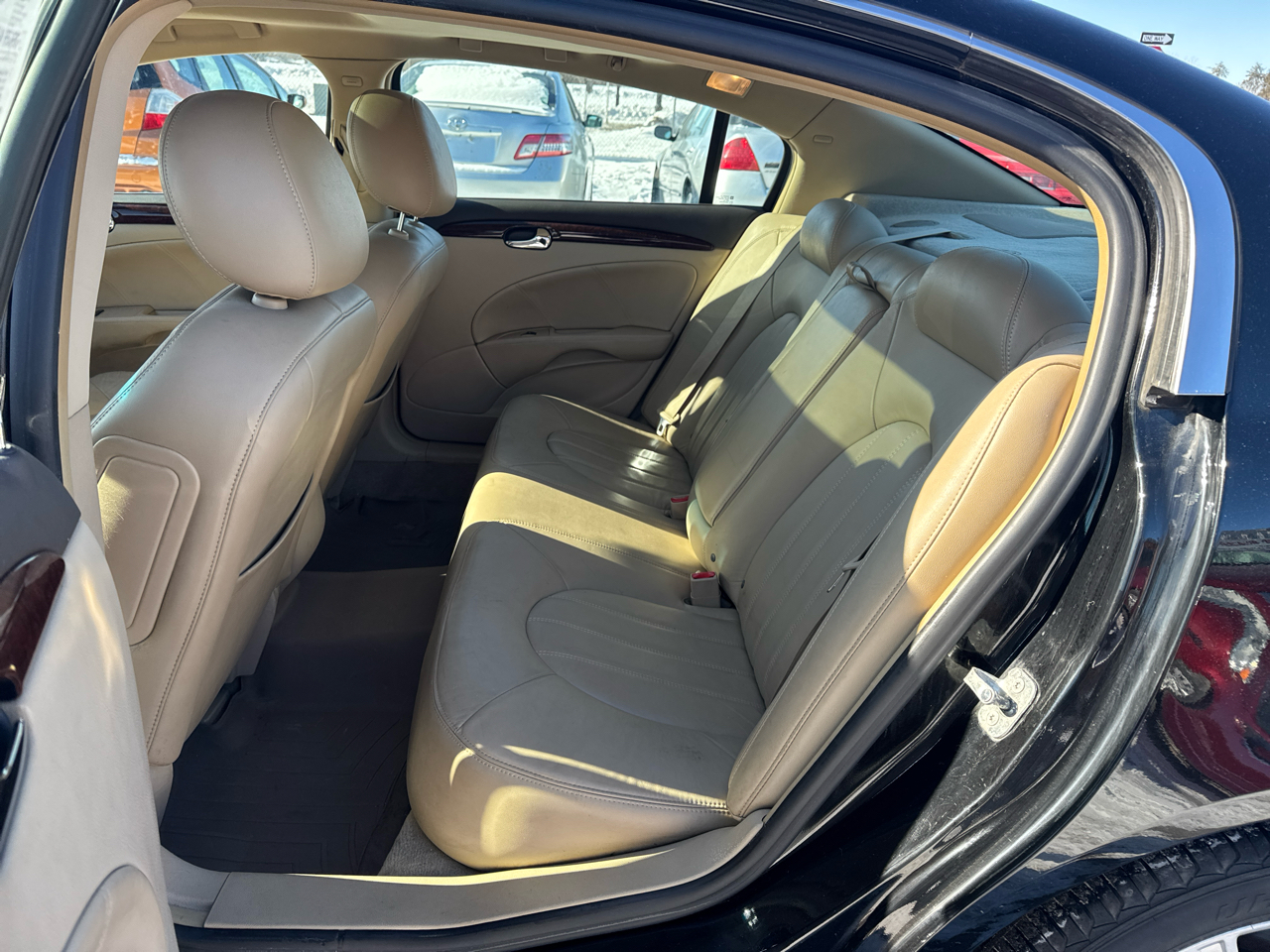 Buick Lucerne 4dr Sdn CXL 2011