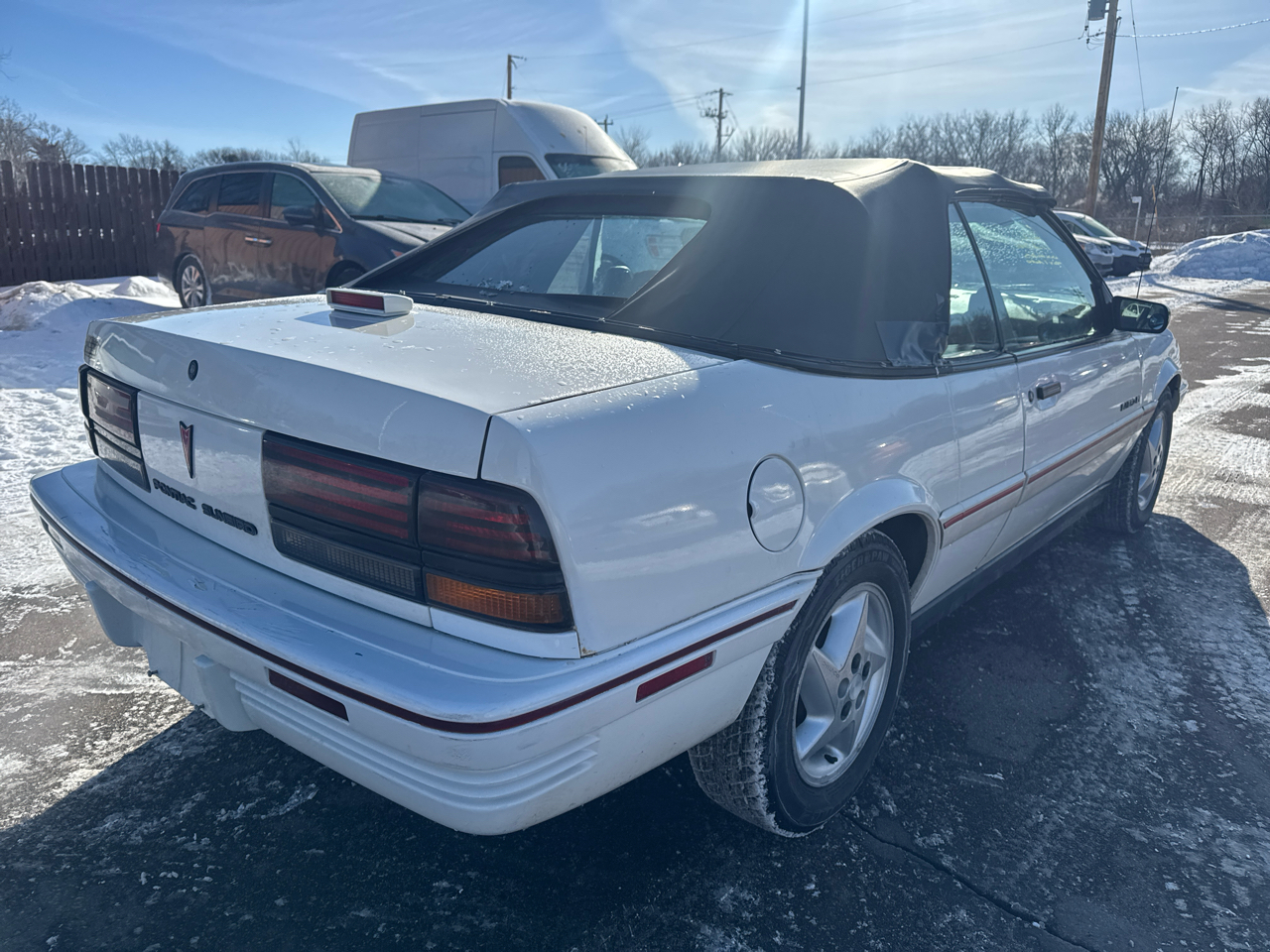 Pontiac Sunbird 2dr Convertible SE 1992