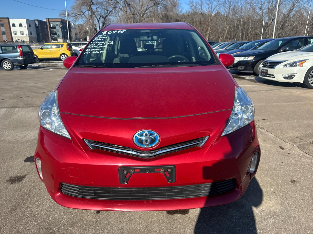 Toyota Prius V 5dr Wgn Three (Natl) 2012