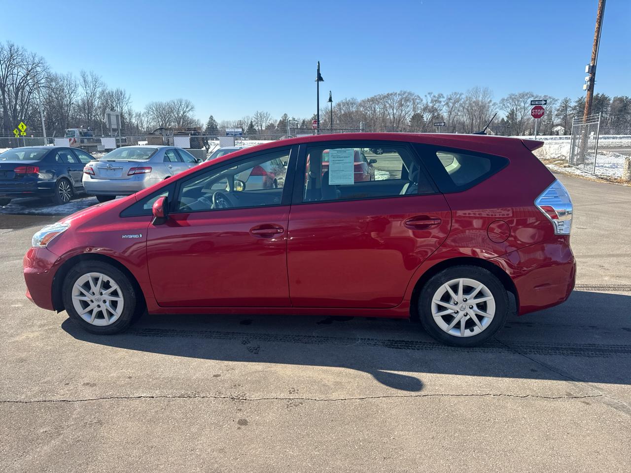 Toyota Prius V 5dr Wgn Three (Natl) 2012