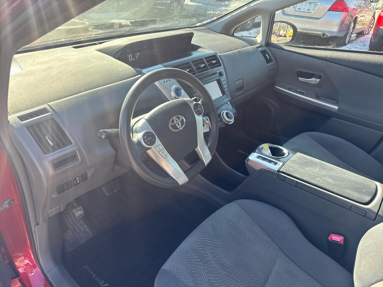 Toyota Prius V 5dr Wgn Three (Natl) 2012