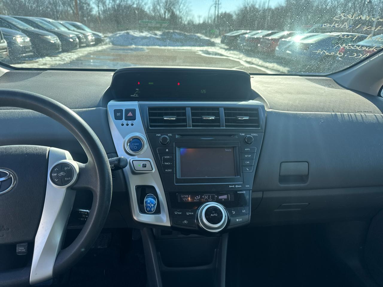 Toyota Prius V 5dr Wgn Three (Natl) 2012