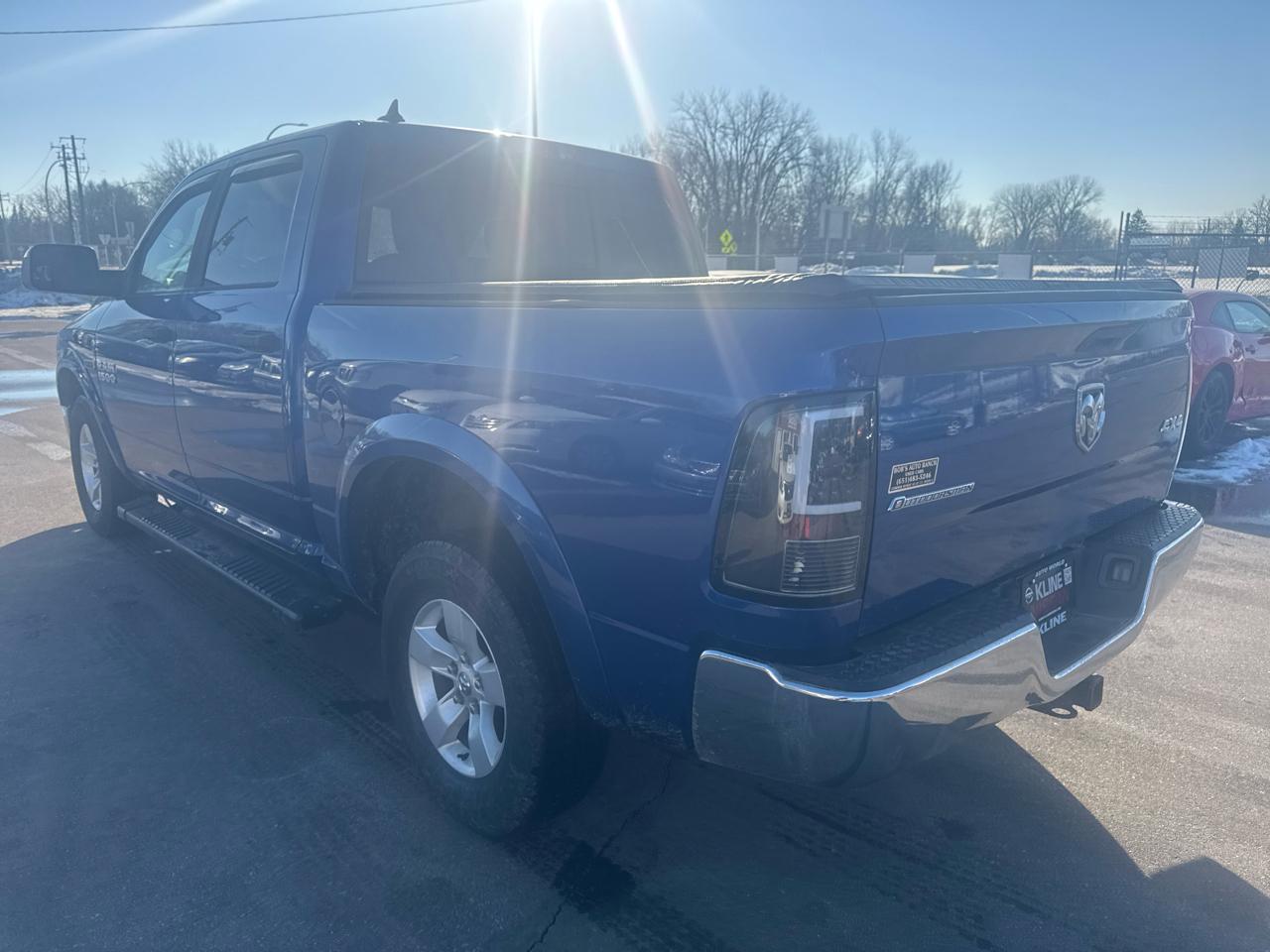 RAM 1500 4WD Crew Cab 140.5" Outdoorsman 2015