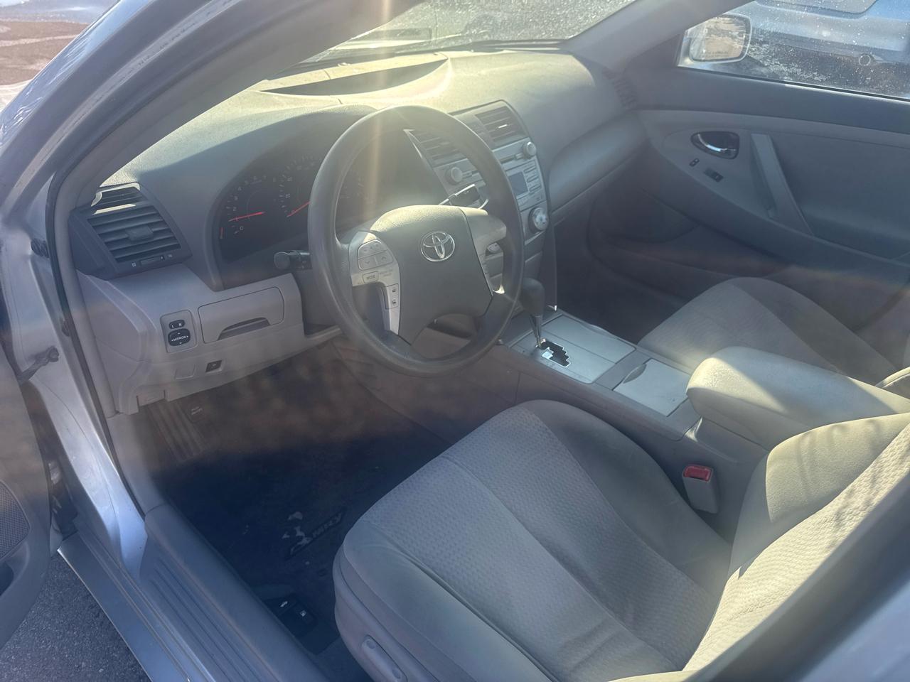 Toyota Camry 4dr Sdn I4 Man LE (Natl) 2011