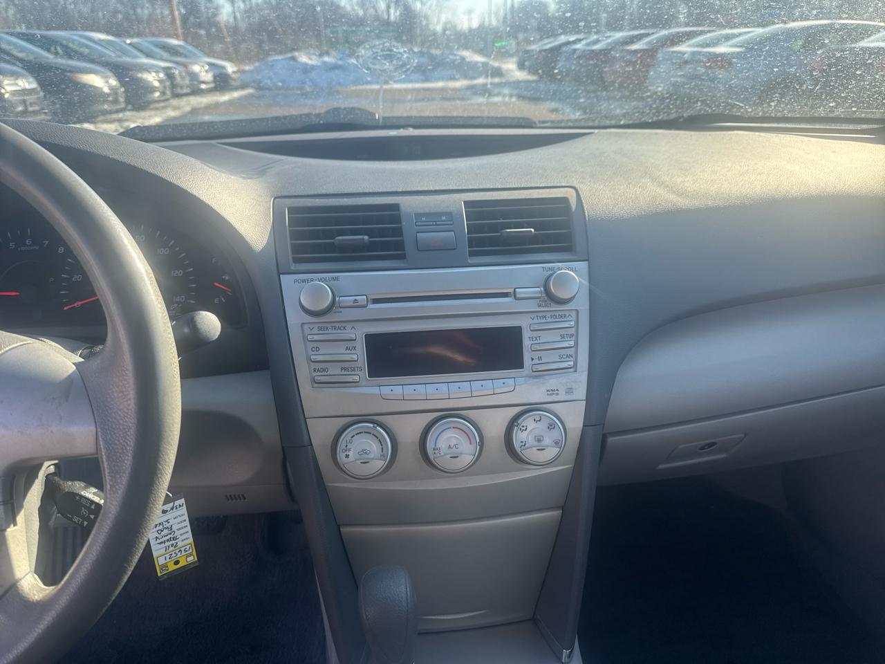 Toyota Camry 4dr Sdn I4 Man LE (Natl) 2011