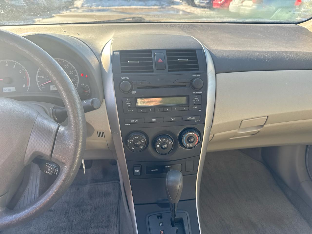 Toyota Corolla 4dr Sdn Man (Natl) 2009