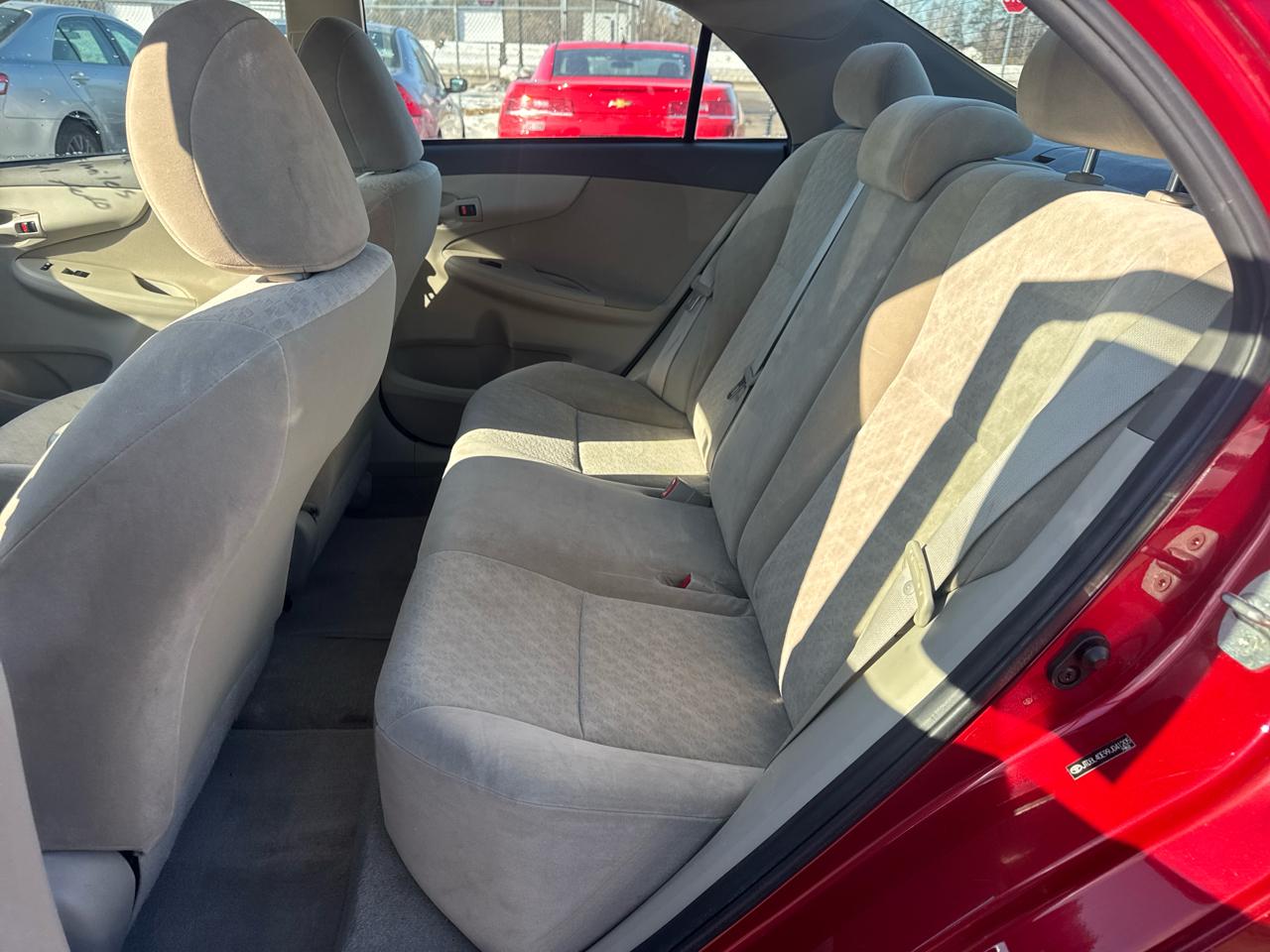 Toyota Corolla 4dr Sdn Man (Natl) 2009