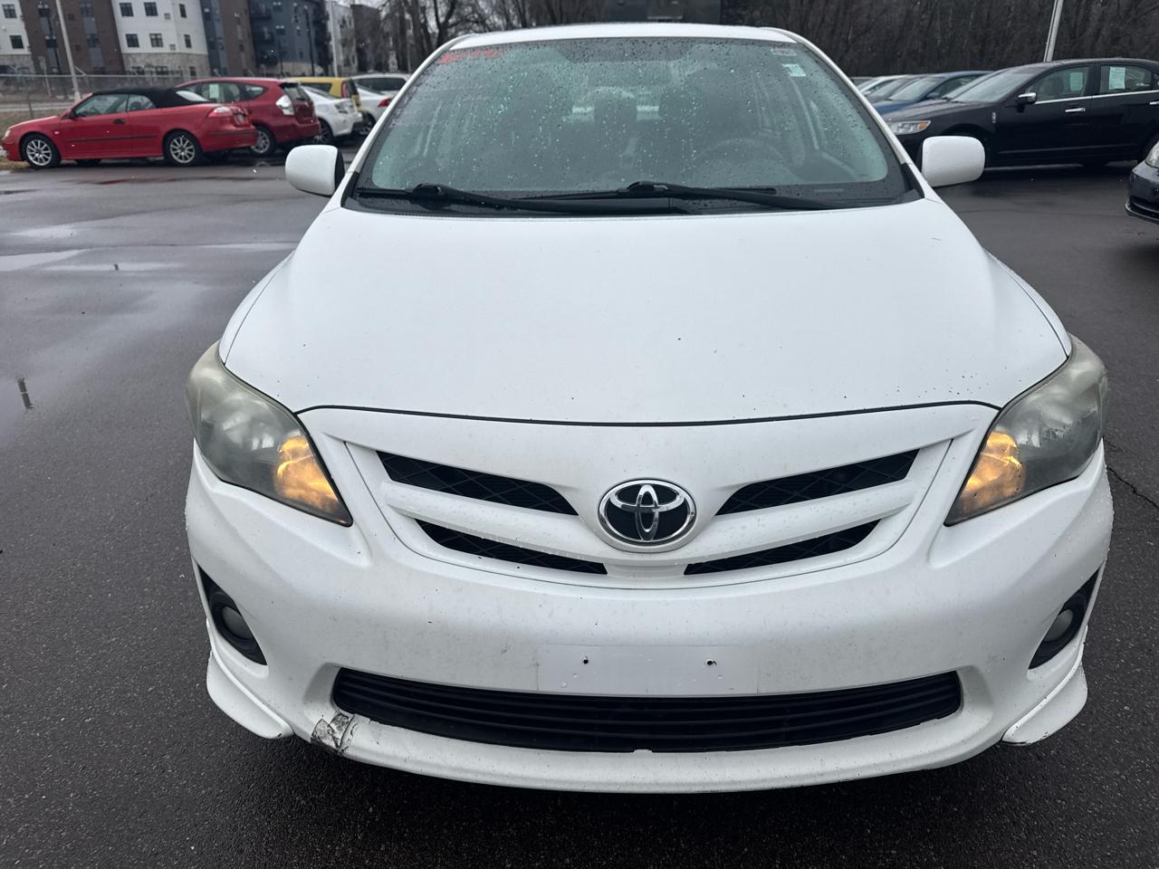 Toyota Corolla 4dr Sdn Auto LE (Natl) 2012