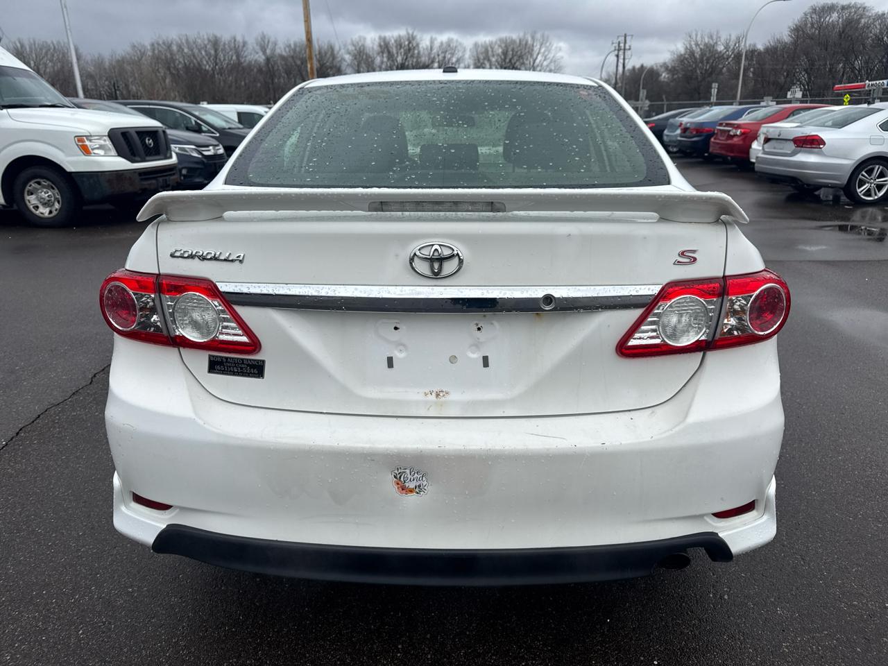 Toyota Corolla 4dr Sdn Auto LE (Natl) 2012