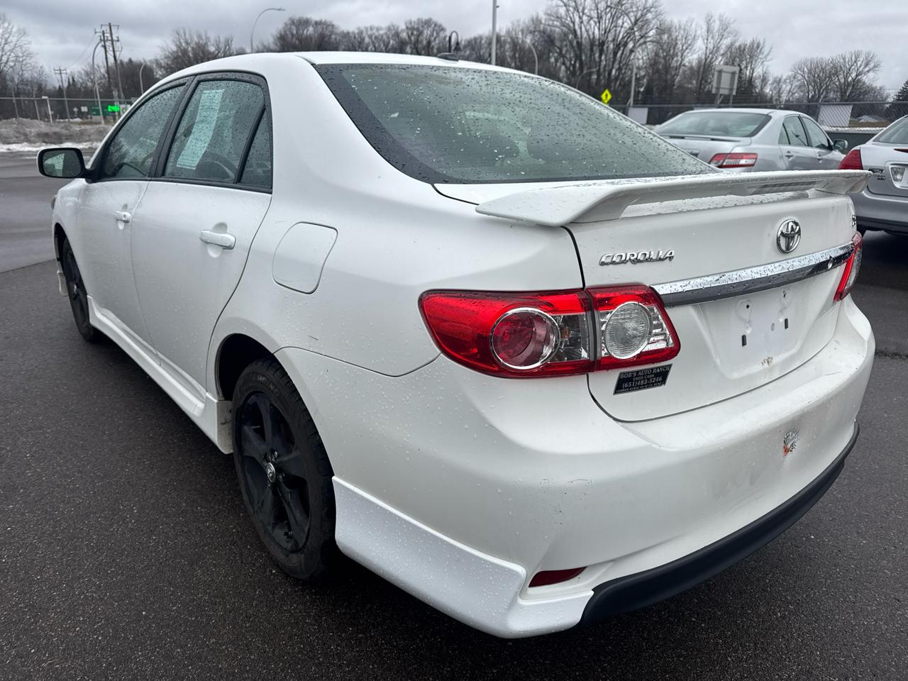 Toyota Corolla 4dr Sdn Auto LE (Natl) 2012