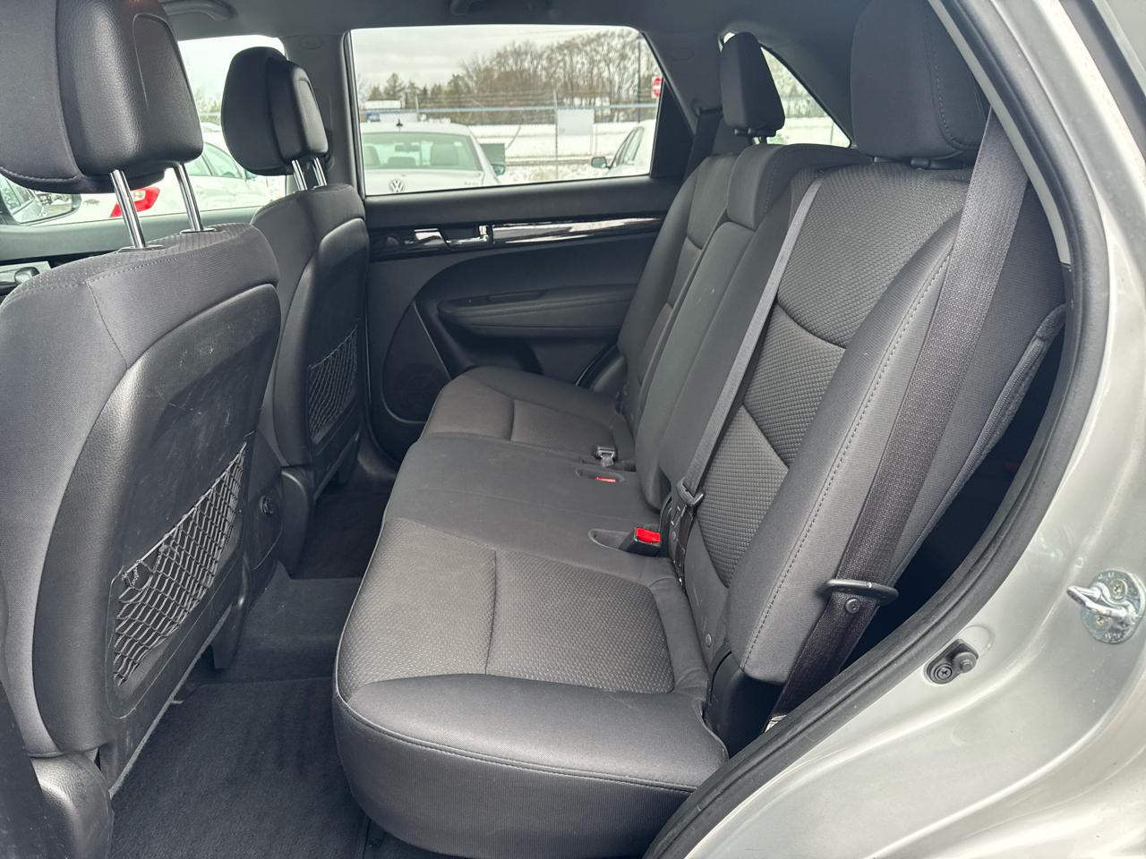 Kia Sorento AWD 4dr V6 LX 2011