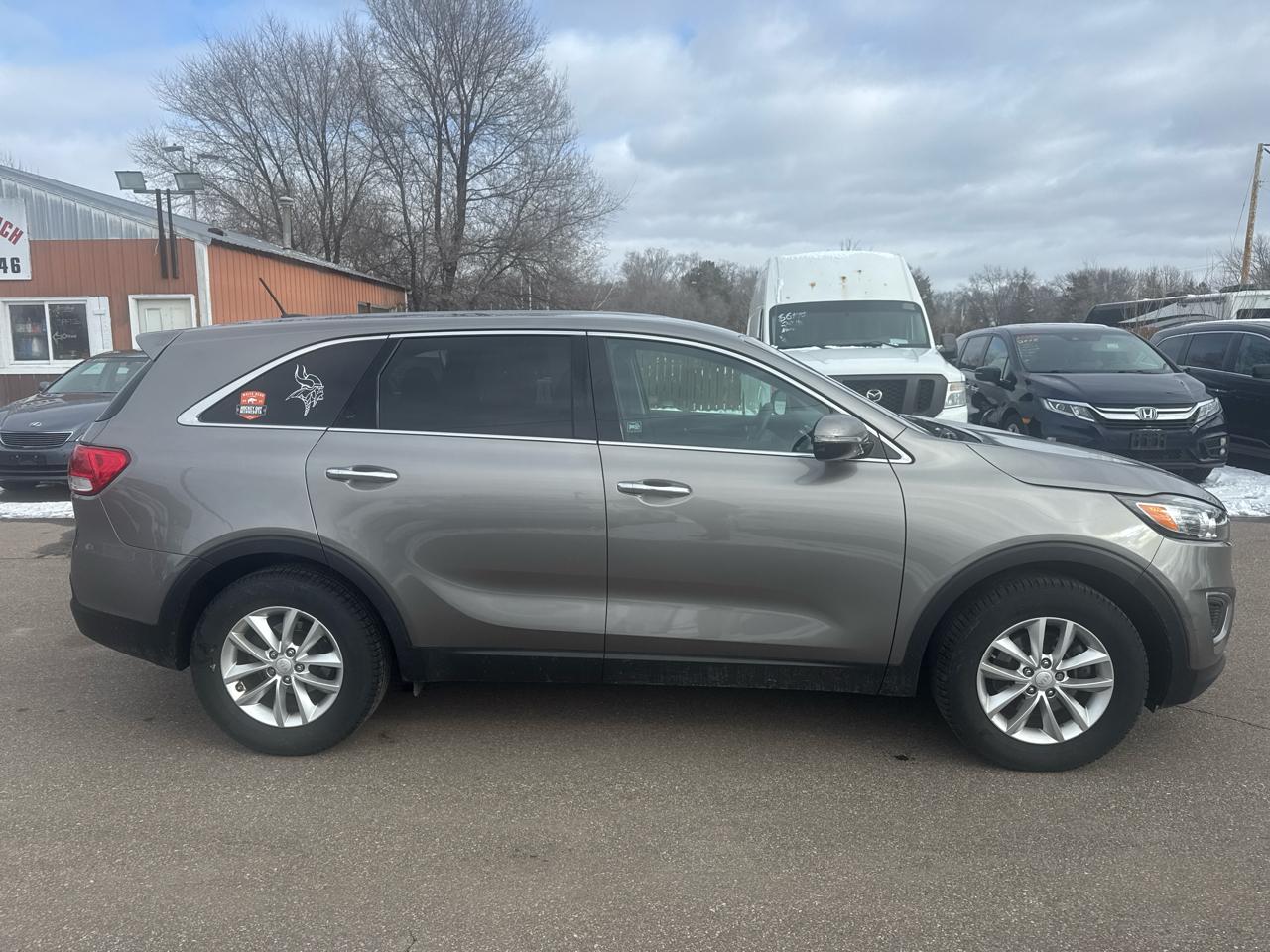 Kia Sorento FWD 4dr 2.4L L 2016