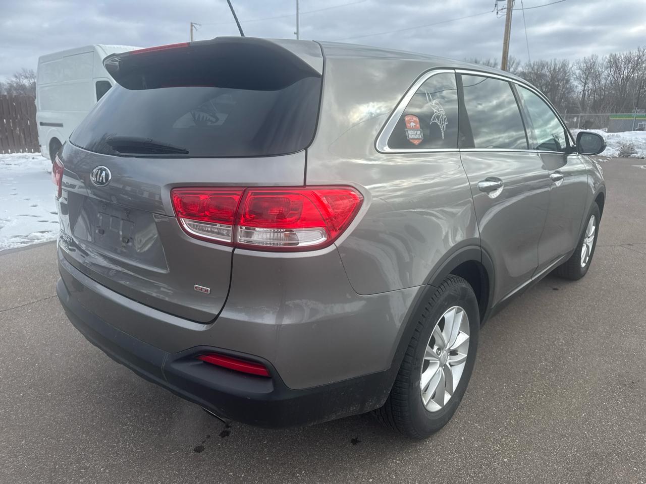 Kia Sorento FWD 4dr 2.4L L 2016