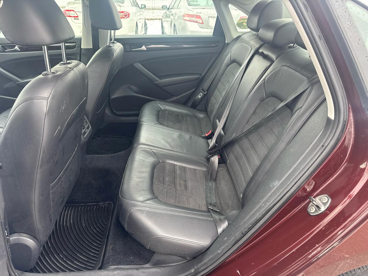 Volkswagen Passat 4dr Sdn 1.8T Auto SEL Premium 2014