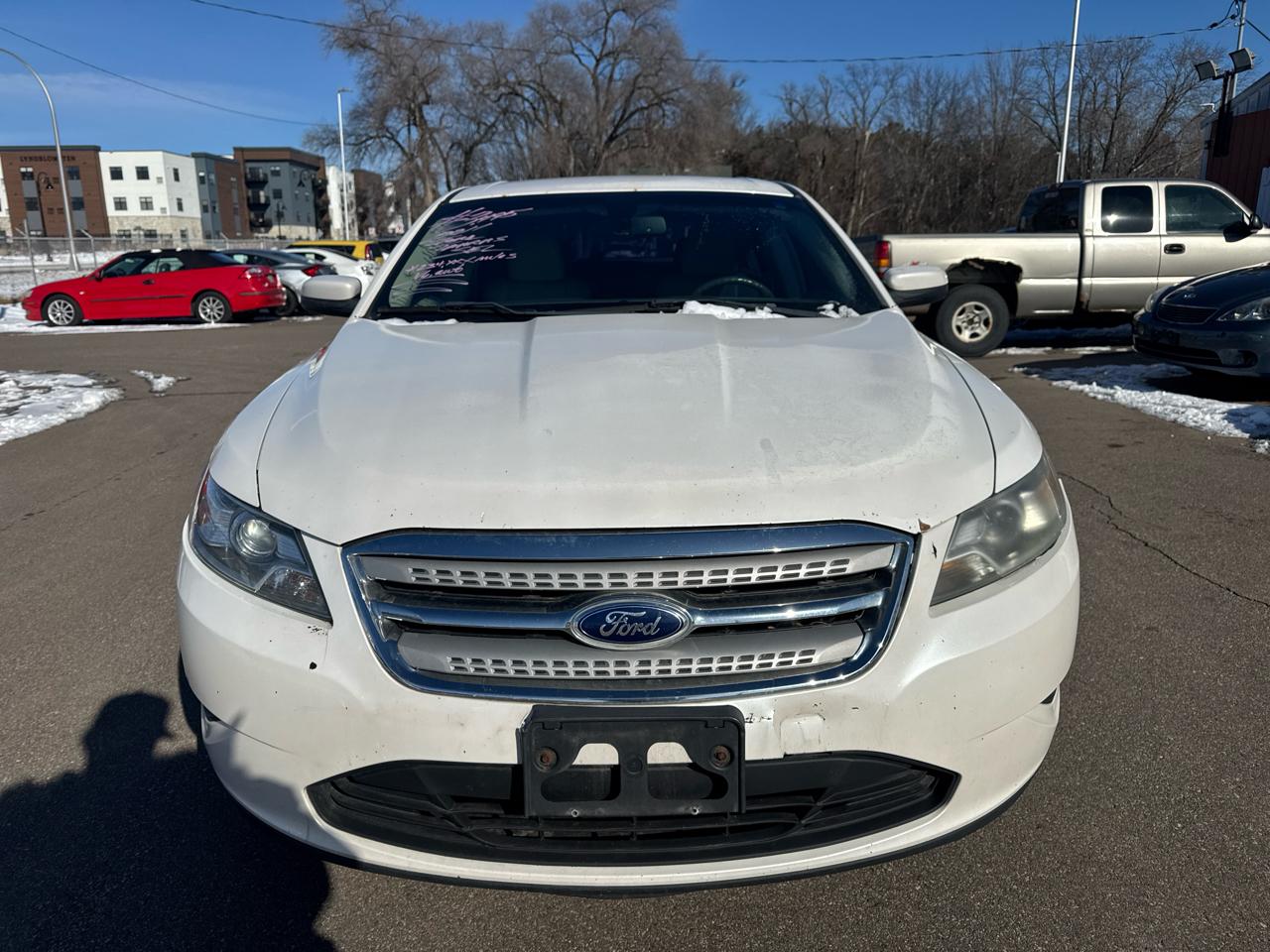 Ford Taurus 4dr Sdn SEL FWD 2011