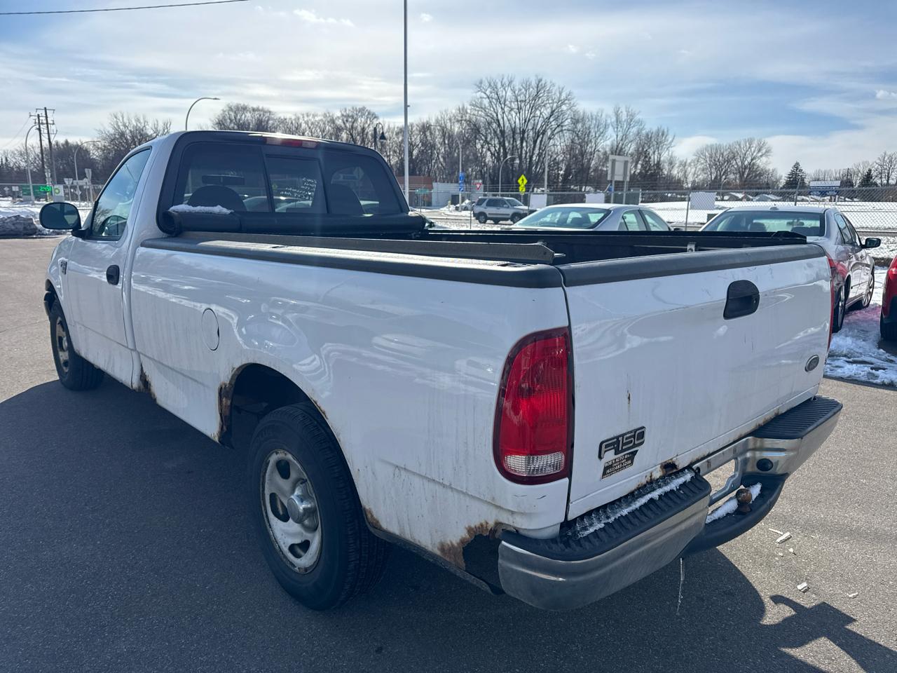 Ford F-150 XL 2WD Reg Cab 8' Box 2003