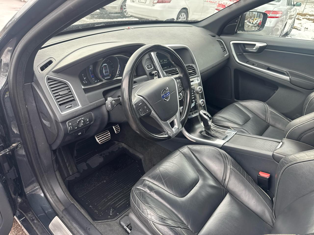 Volvo XC60 AWD 4dr T6 Drive-E R-Design 2016