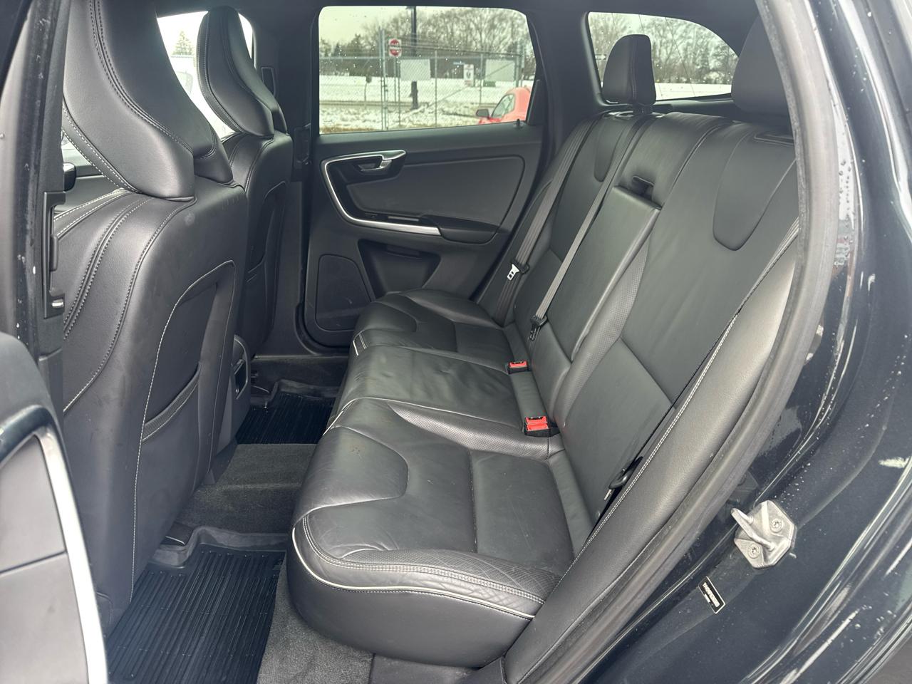 Volvo XC60 AWD 4dr T6 Drive-E R-Design 2016