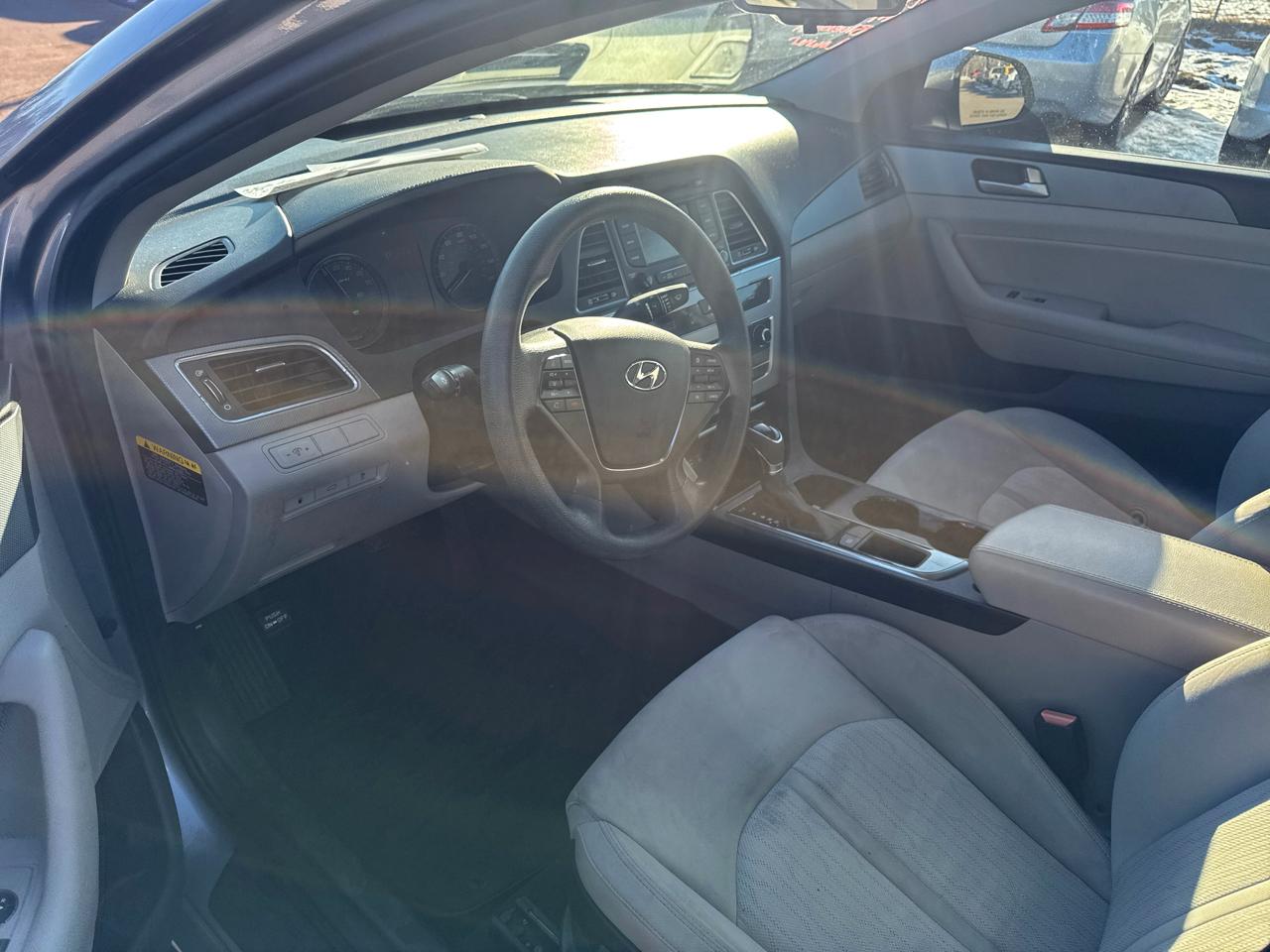 Hyundai Sonata Hybrid 4dr Sdn SE 2016