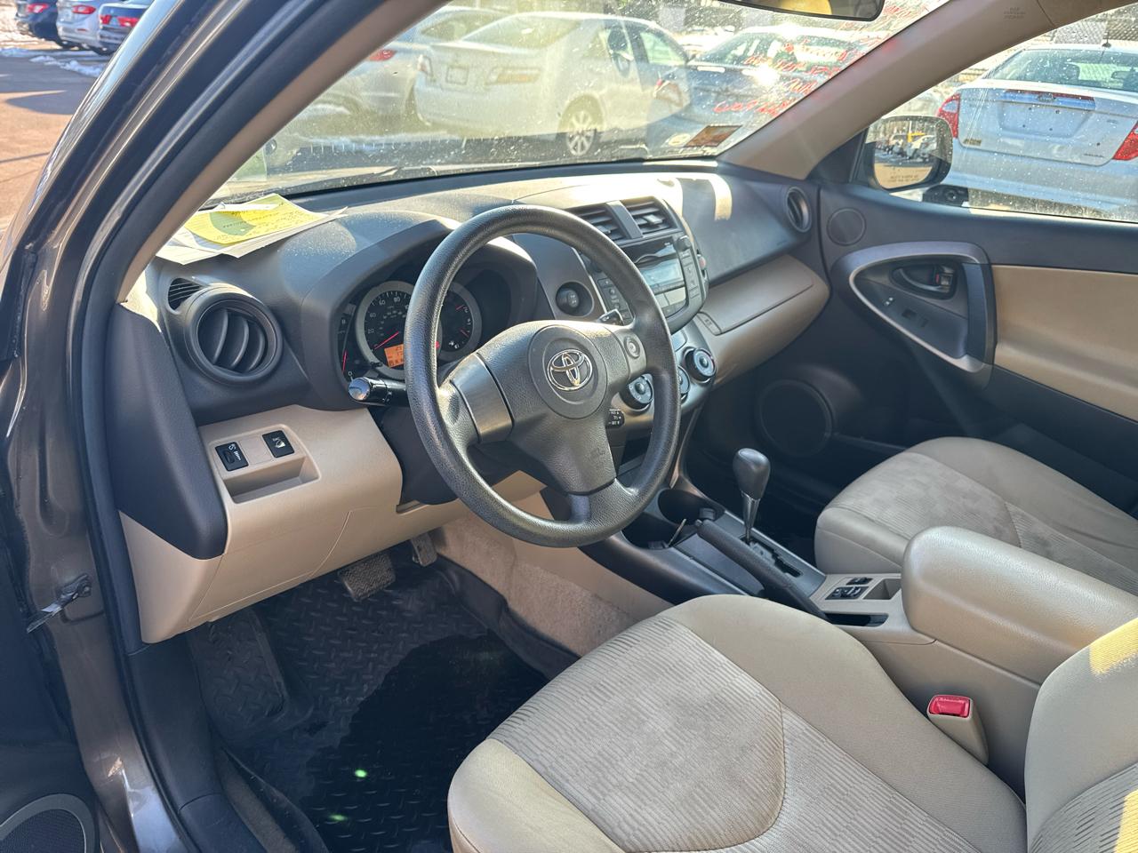 Toyota RAV4 4WD 4dr 4-cyl 4-Spd AT (Natl) 2011