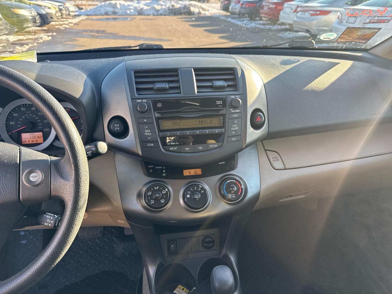 Toyota RAV4 4WD 4dr 4-cyl 4-Spd AT (Natl) 2011