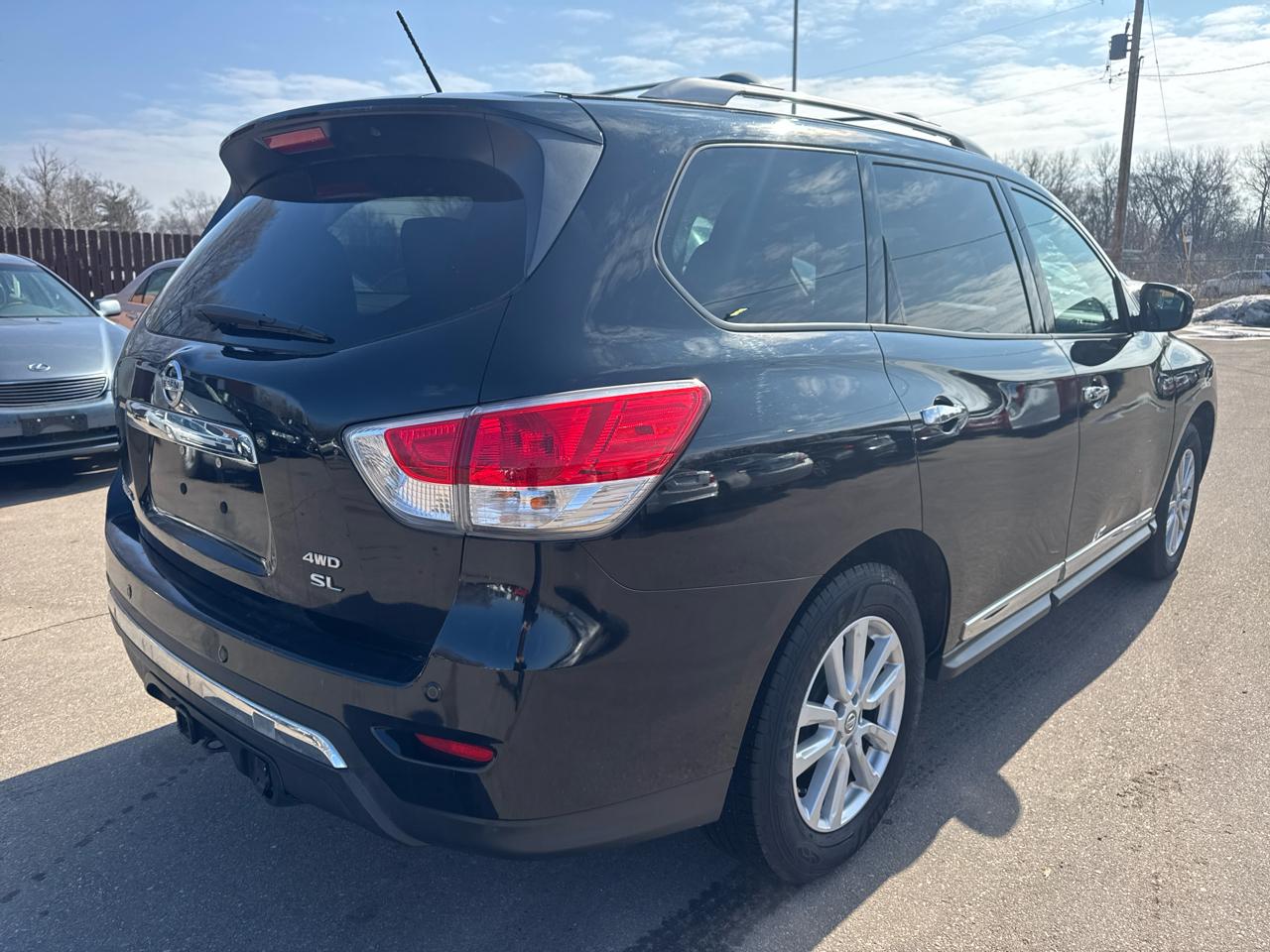 Nissan Pathfinder 4WD 4dr SL 2013