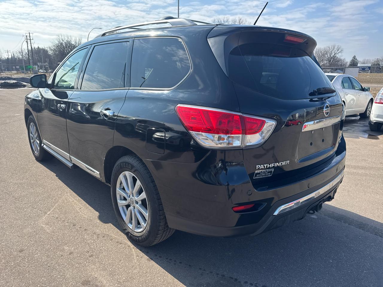 Nissan Pathfinder 4WD 4dr SL 2013