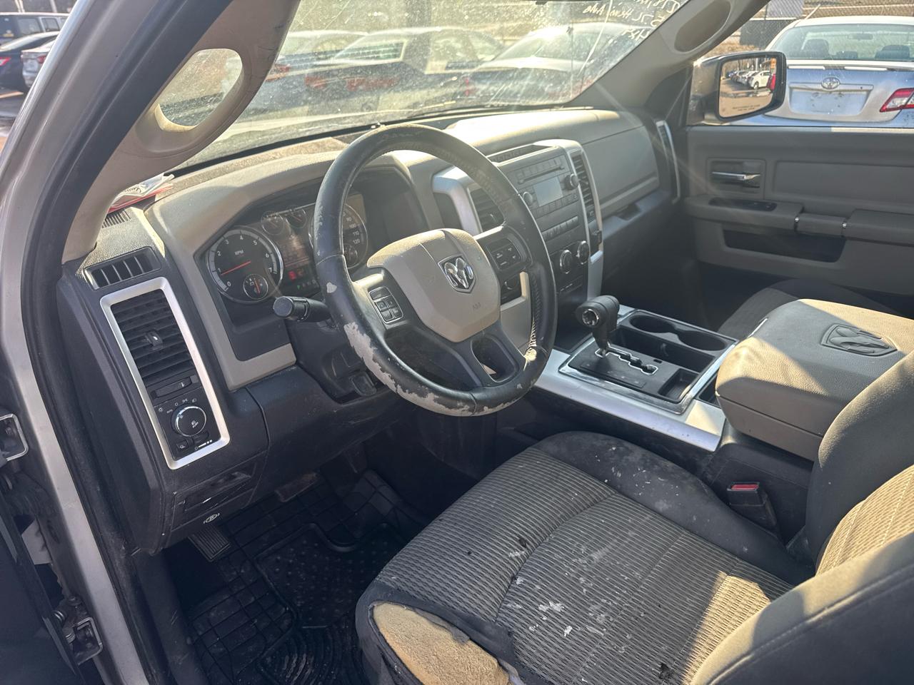 RAM 1500 4WD Quad Cab 140.5" Big Horn 2012