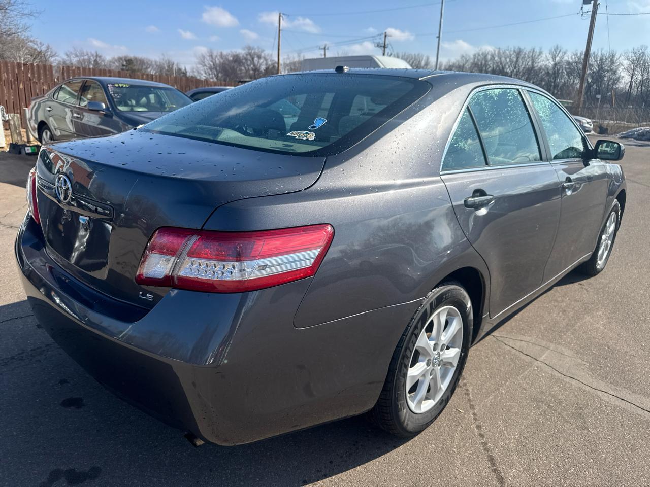 Toyota Camry 4dr Sdn I4 Man LE (Natl) 2011