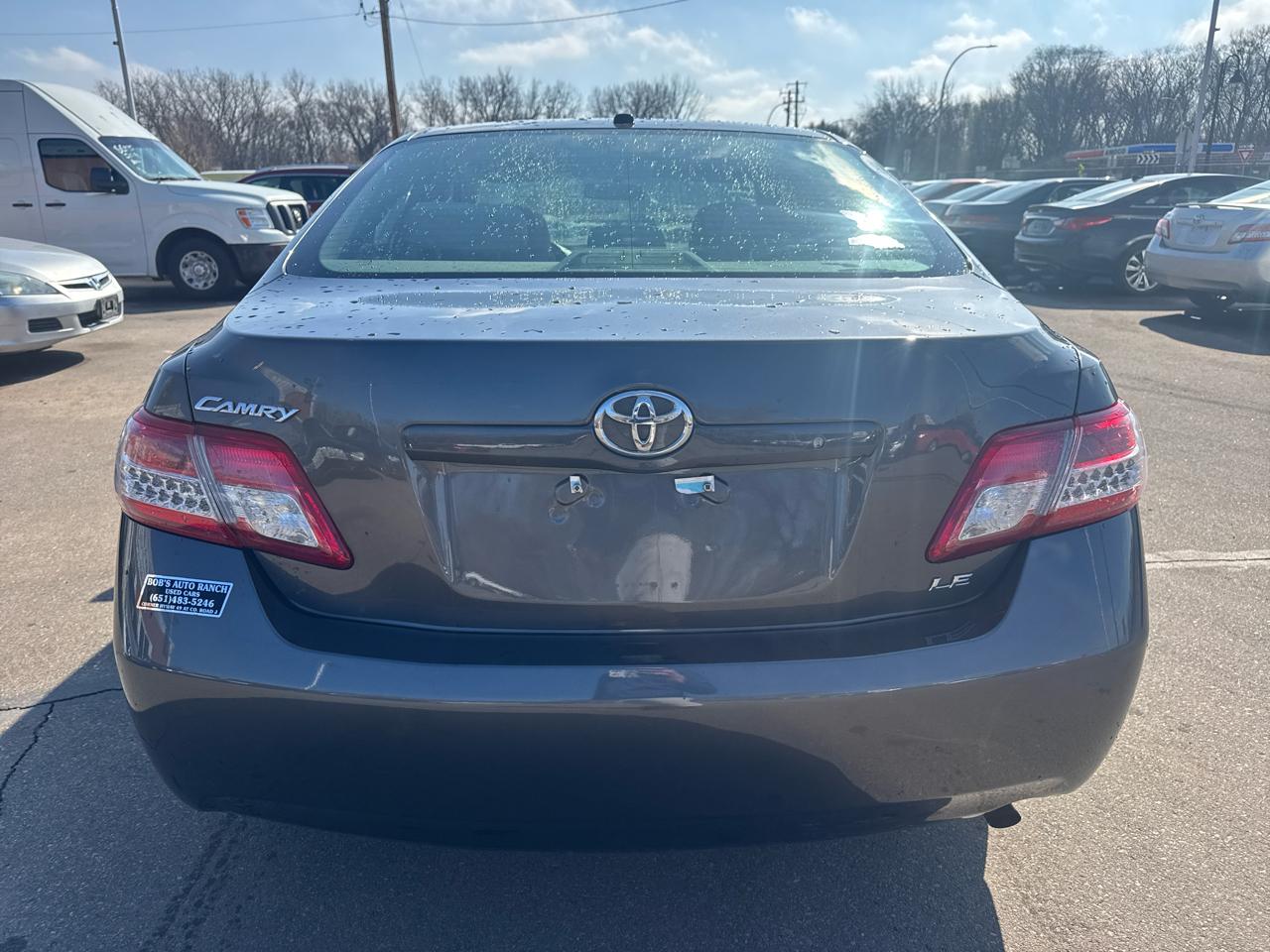 Toyota Camry 4dr Sdn I4 Man LE (Natl) 2011