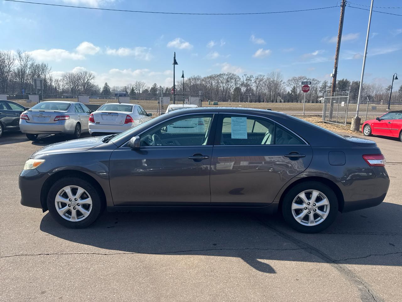 Toyota Camry 4dr Sdn I4 Man LE (Natl) 2011