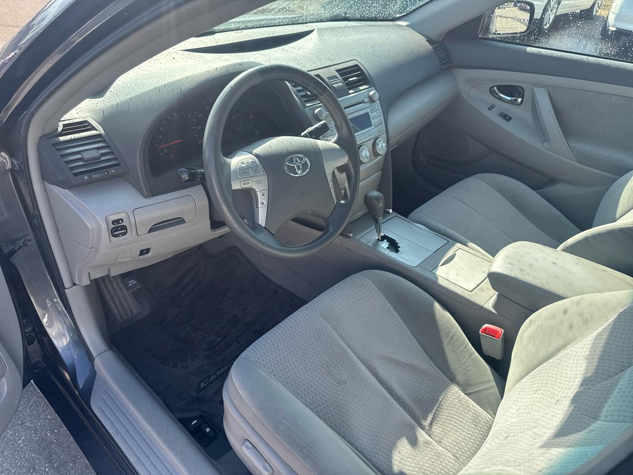 Toyota Camry 4dr Sdn I4 Man LE (Natl) 2011