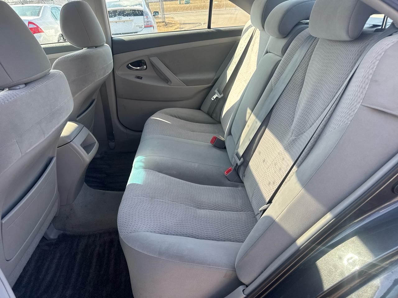 Toyota Camry 4dr Sdn I4 Man LE (Natl) 2011